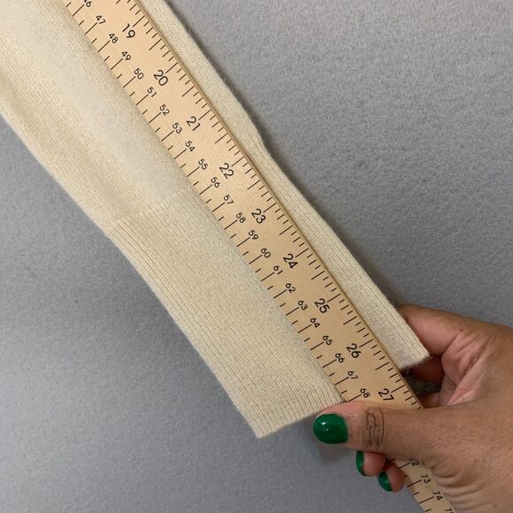 Banana Republic 100% Cashmere Cream Turtleneck Sweater Women’s Small Soft Luxe - Picture 7 of 7